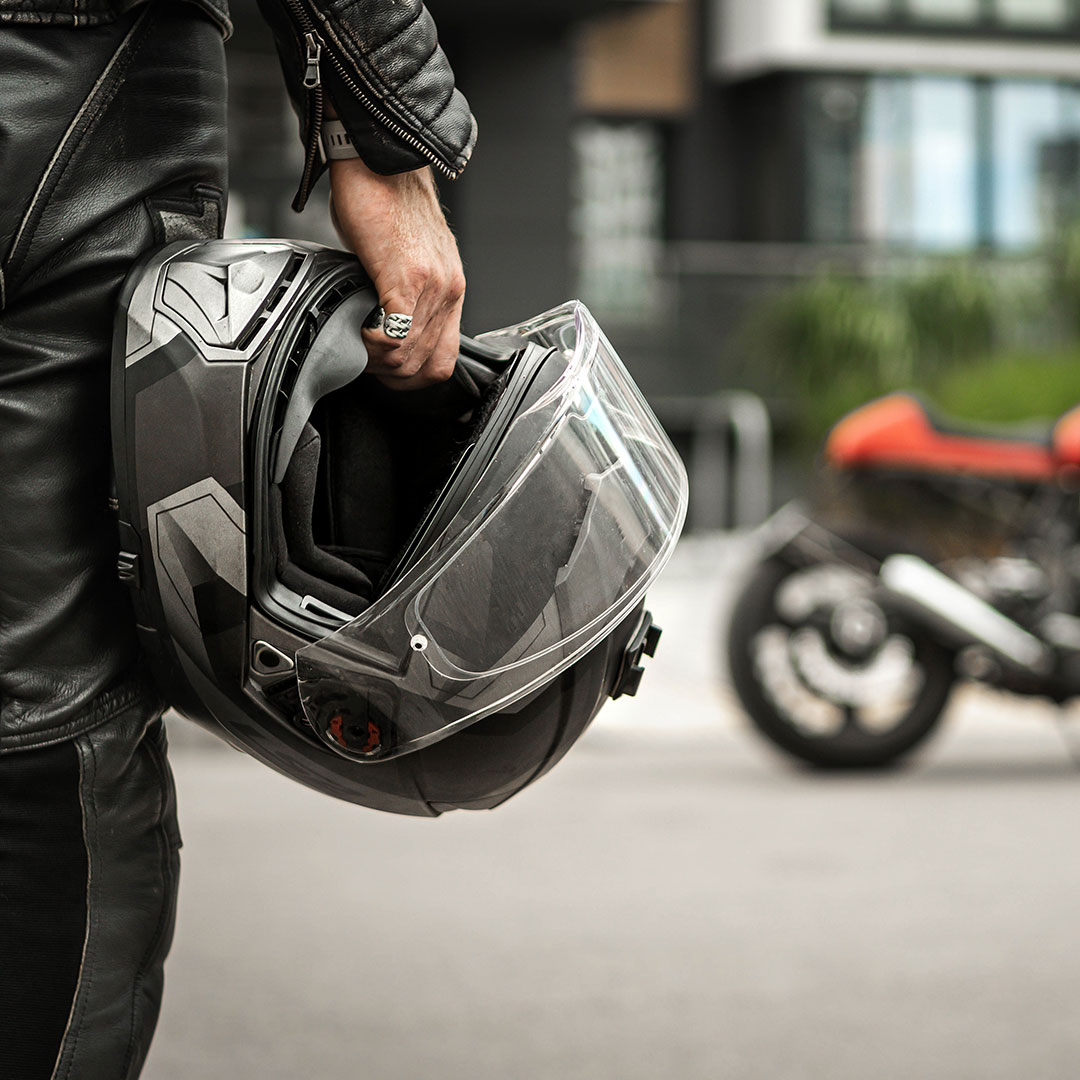 Motorcycle safety tips for riding